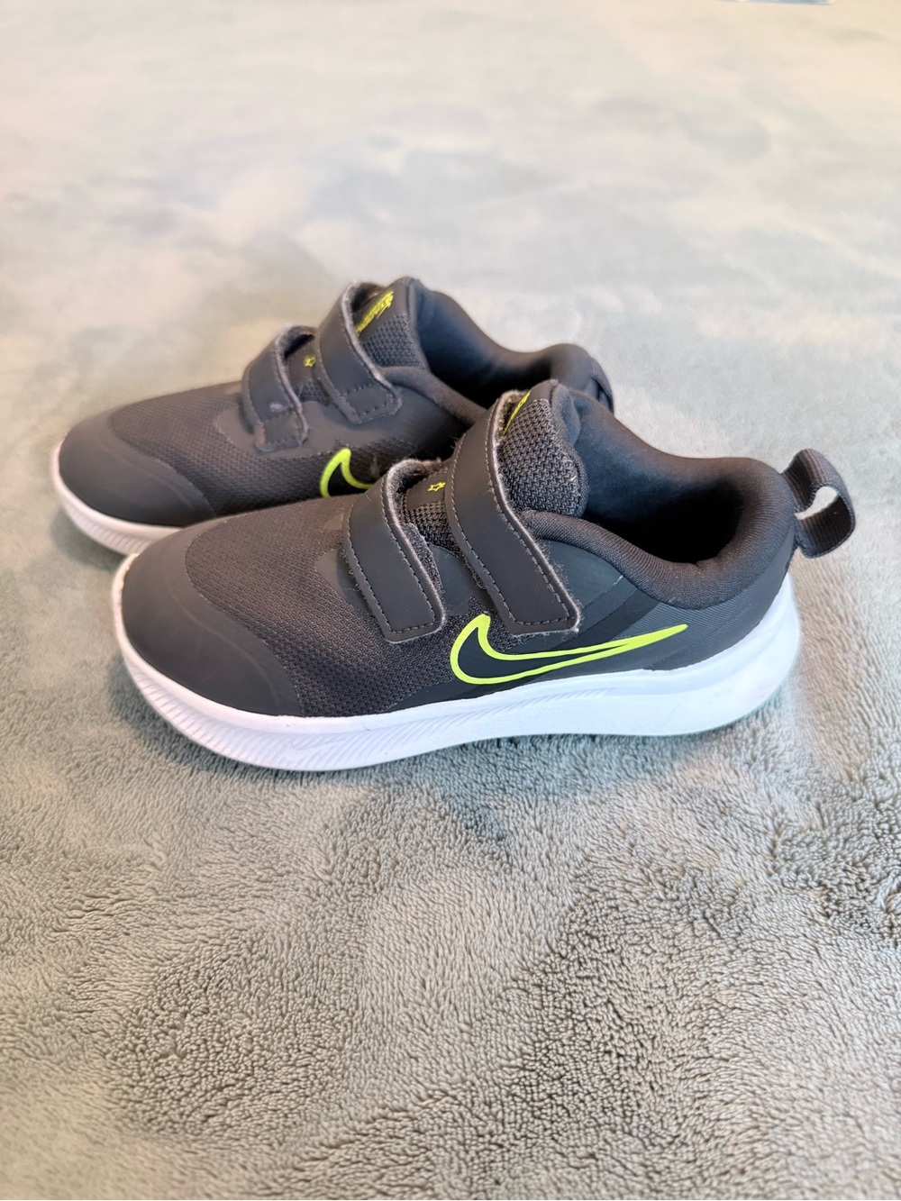 Nike Kids' Star Runner 3 Gray & Volt Velcro Athletic Shoes